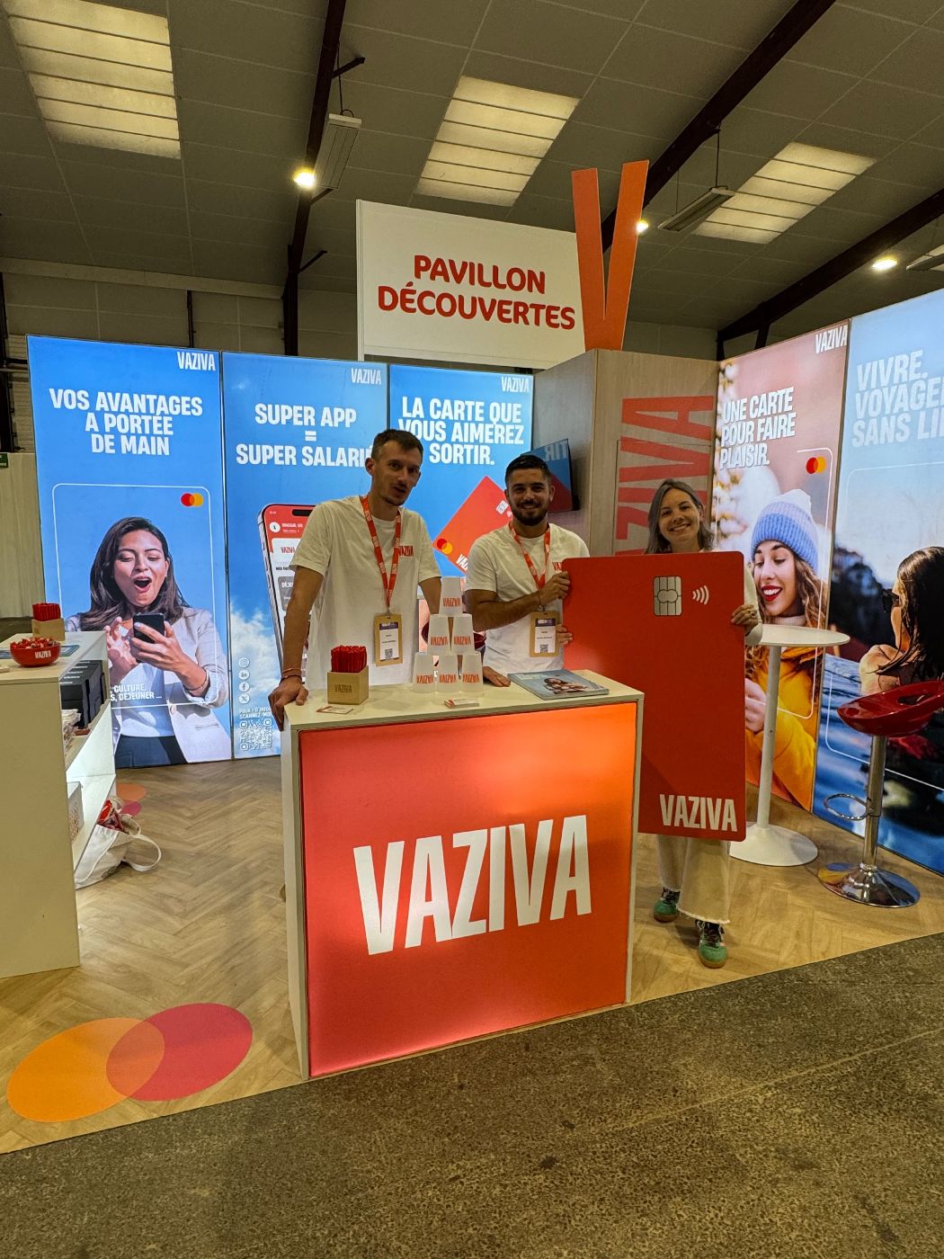 Trois conseillers Vaziva sur le Pavillon Découvertes